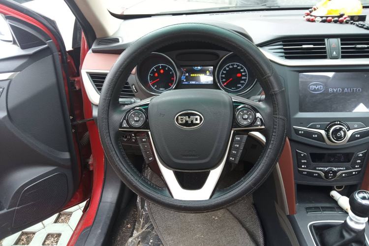 Used BYD G5 2014 1.5TI Manual Flagship Edition Steering Wheel