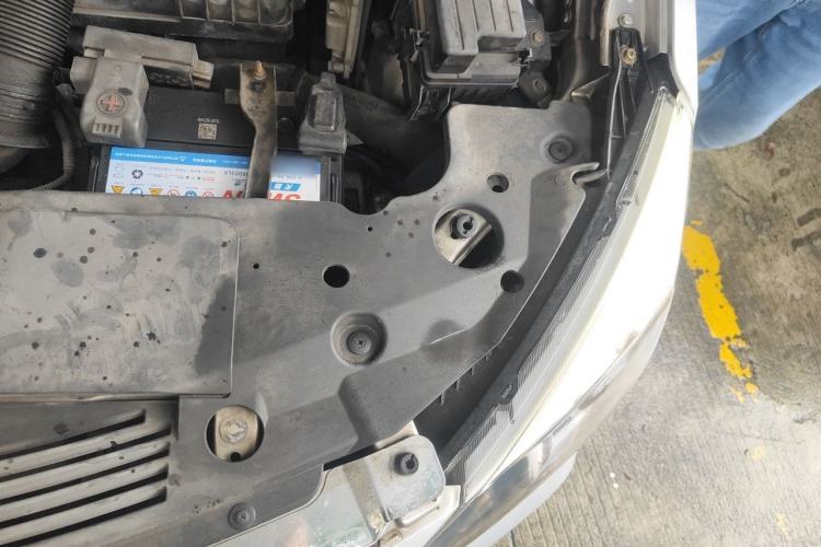 Used BYD G5 2014 1.5TI Manual Luxury Edition Engine Bay Left