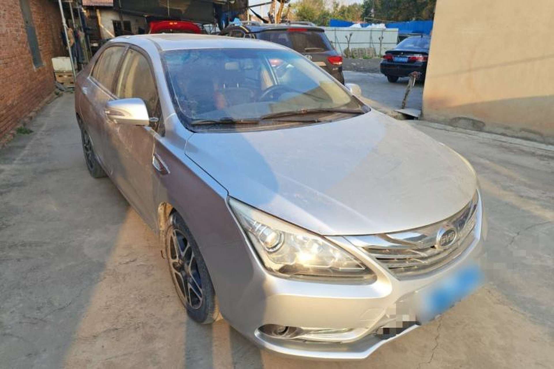 Used BYD G5 2014 1.5TI Manual Luxury Edition Front Right 45 Deg