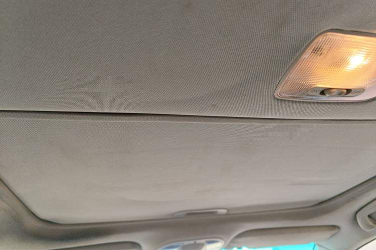 Used BYD G5 2014 1.5TI Manual Luxury Edition Headliner