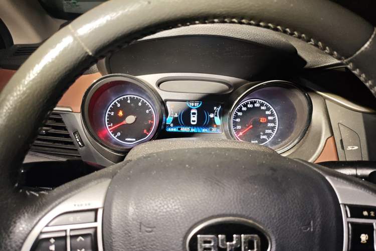 Used BYD G5 2014 1.5TI Manual Luxury Edition Instrument Cluster