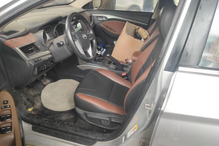 Used BYD G5 2014 1.5TI Manual Luxury Edition Left Front Seat