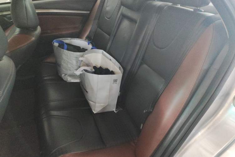 Used BYD G5 2014 1.5TID Automatic Flagship Model Left Rear Seat