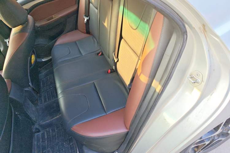 Used BYD G5 2014 1.5TI Manual Luxury Edition Left Rear Seat