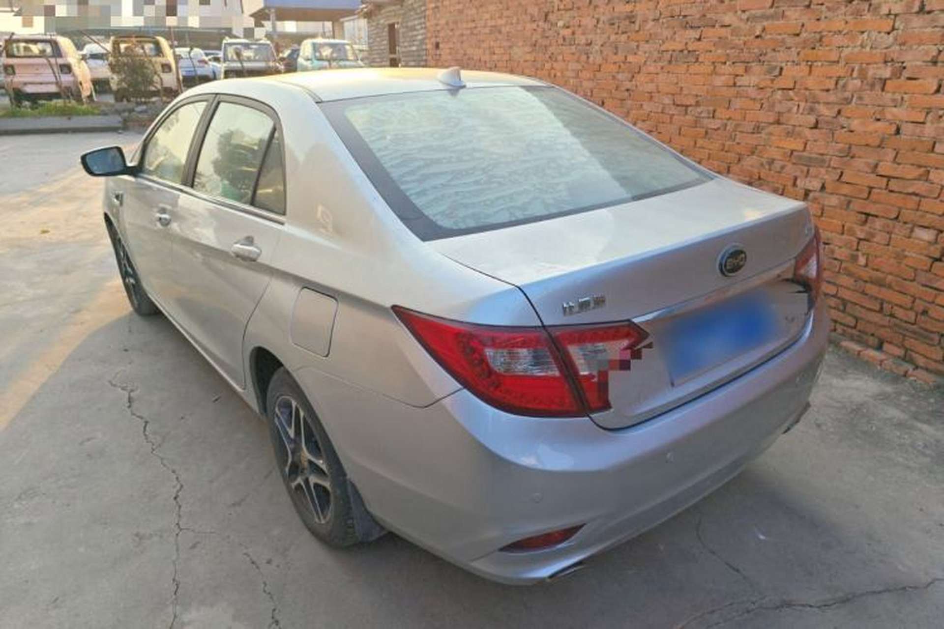 Used BYD G5 2014 1.5TI Manual Luxury Edition Left Side