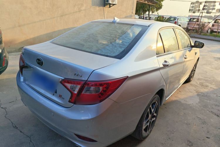 Used BYD G5 2014 1.5TI Manual Luxury Edition Rear Right 45 Deg