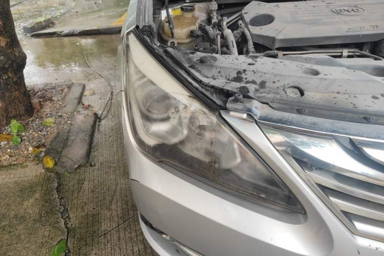 Used BYD G5 2014 1.5TI Manual Luxury Edition Right Front Headlight