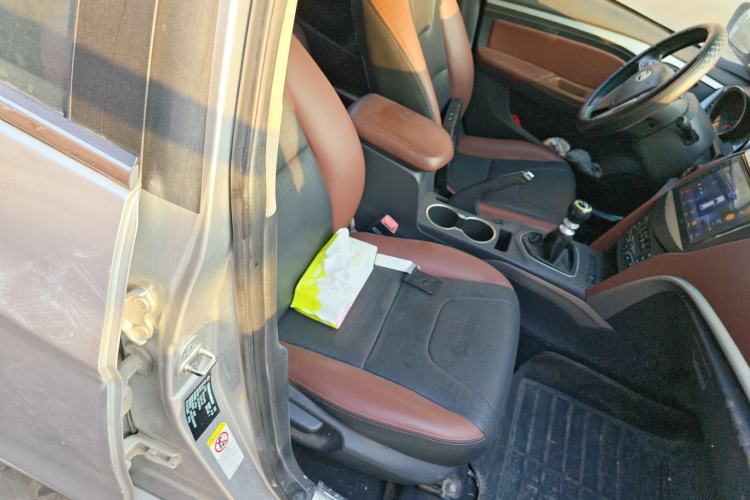 Used BYD G5 2014 1.5TI Manual Luxury Edition Right Front Seat