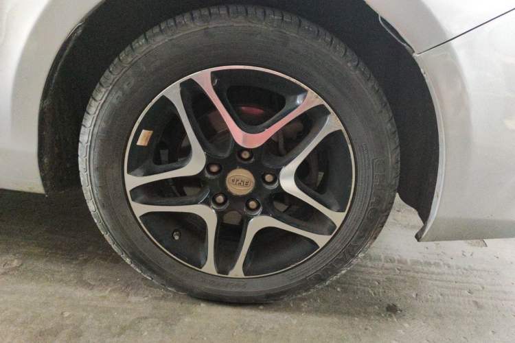 Used BYD G5 2014 1.5TID Automatic Flagship Model Right Front Wheel Hub