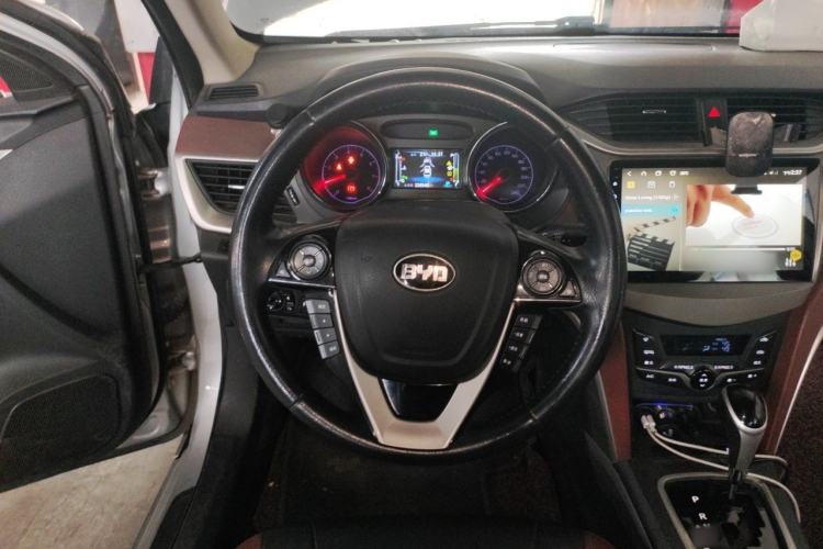 Used BYD G5 2014 1.5TID Automatic Flagship Model Steering Wheel