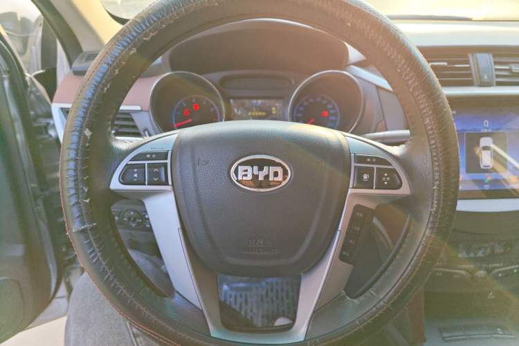 Used BYD G5 2014 1.5TI Manual Luxury Edition Steering Wheel
