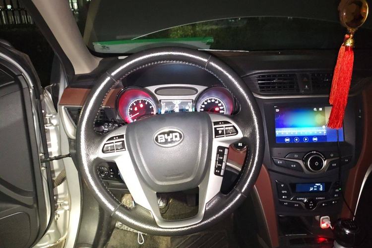 Used BYD G5 2014 1.5TI Manual Luxury Edition Steering Wheel