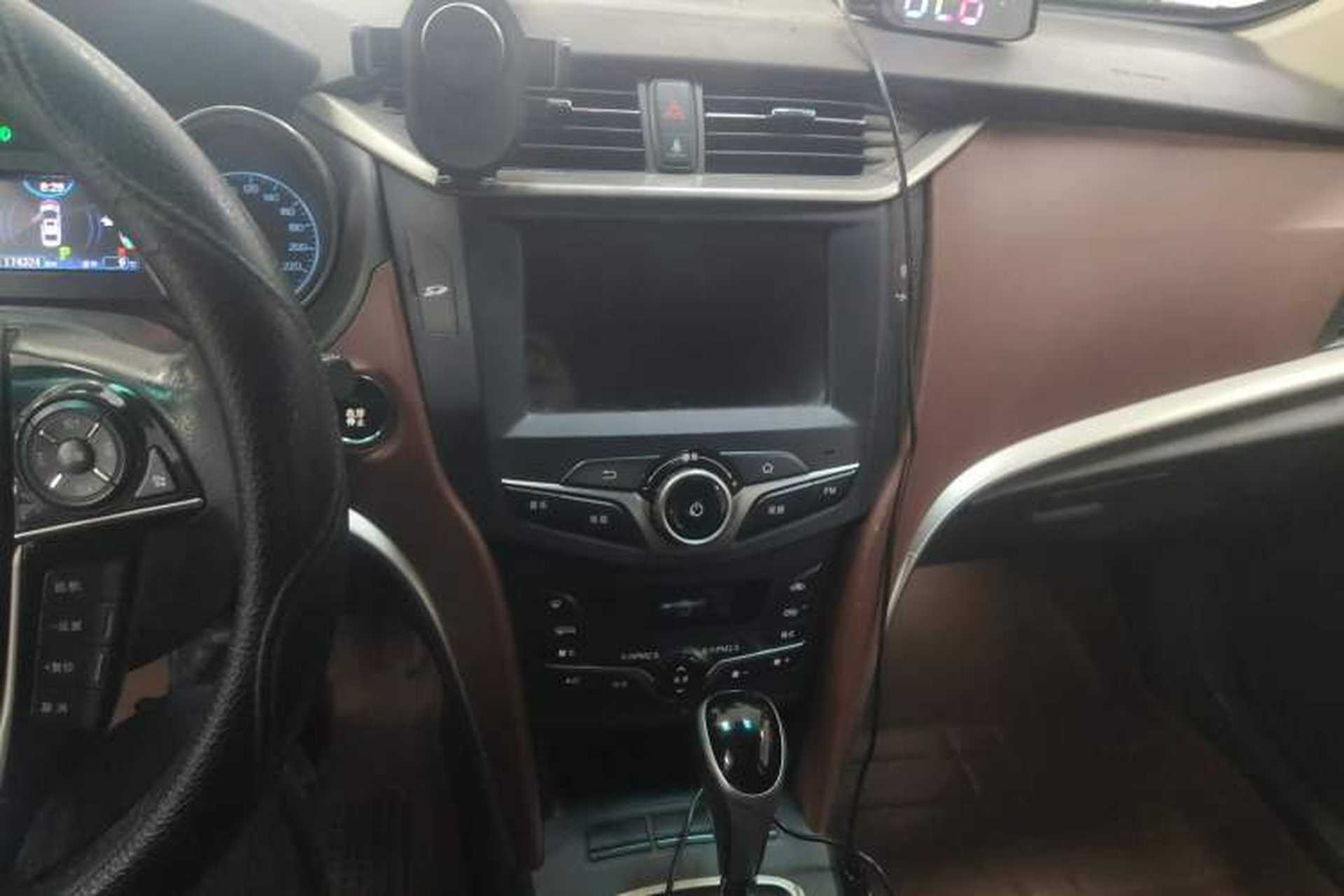 Used BYD G5 2014 1.5TID Automatic Flagship Model Audio And AC Panel