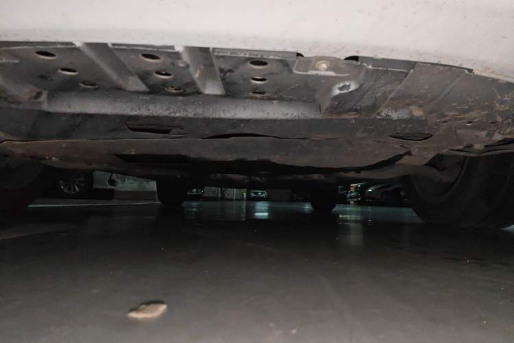 Used BYD G5 2014 1.5TID Automatic Prestige Model Chassis Front