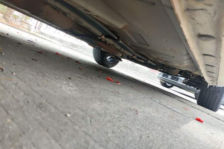 Used BYD G5 2014 1.5TID Automatic Prestige Model Chassis Front Left