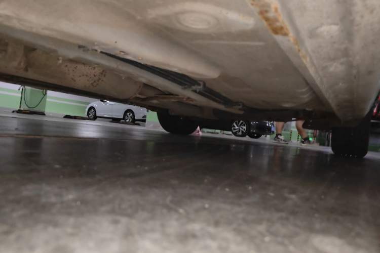 Used BYD G5 2014 1.5TID Automatic Prestige Model Chassis Front Left
