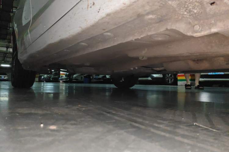 Used BYD G5 2014 1.5TID Automatic Prestige Model Chassis Front Right
