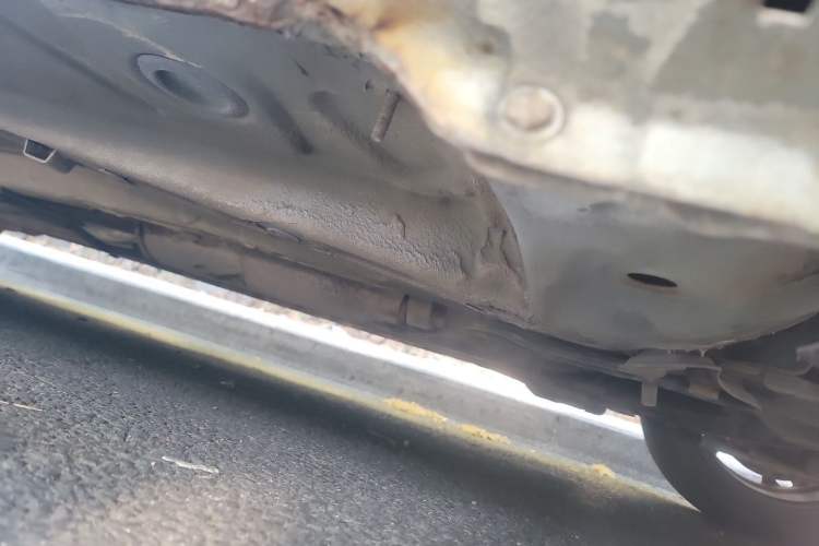 Used BYD G5 2014 1.5TID Automatic Prestige Model Chassis Front Right