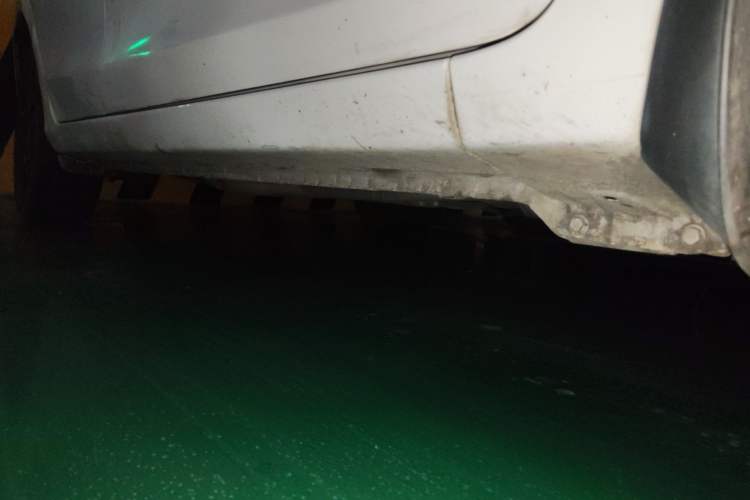 Used BYD G5 2014 1.5TID Automatic Flagship Model Chassis Front Right