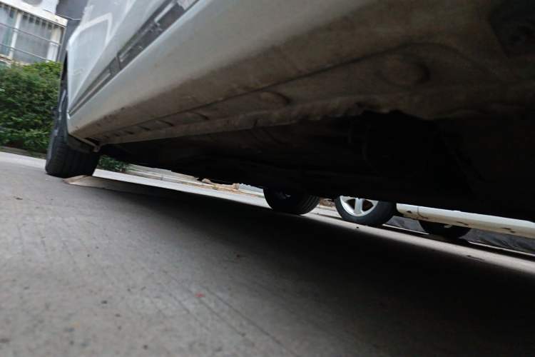 Used BYD G5 2014 1.5TID Automatic Flagship Model Chassis Rear Left