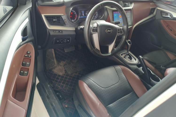 Used BYD G5 2014 1.5TID Automatic Prestige Model Driver Seat