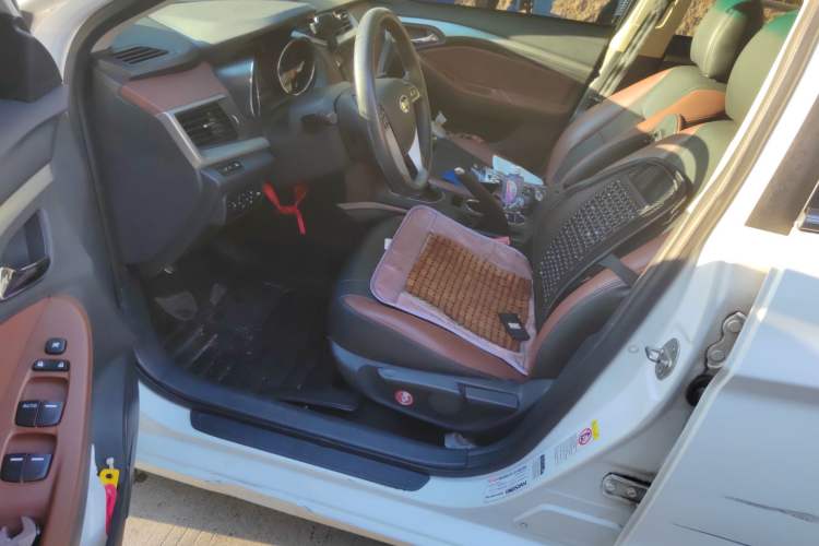 Used BYD G5 2014 1.5TI Manual Luxury Edition Driver Seat