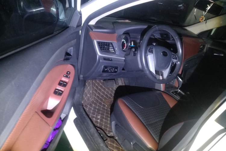 Used BYD G5 2014 1.5TID Automatic Prestige Model Driver Seat
