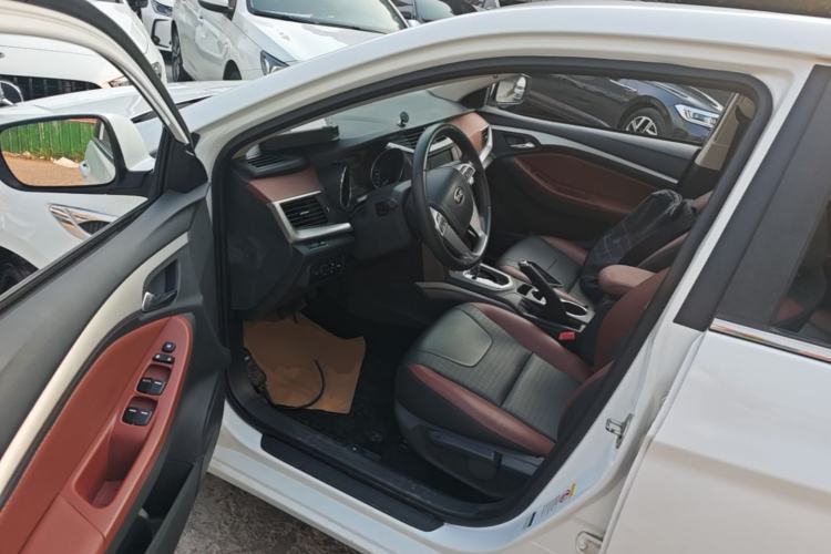Used BYD G5 2014 1.5TID Automatic Prestige Model Driver Seat
