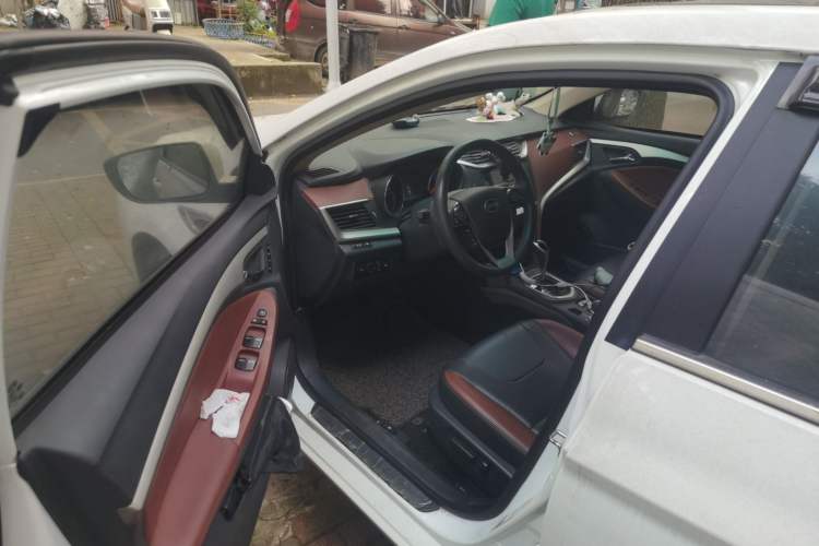Used BYD G5 2014 1.5TID Automatic Flagship Model Driver Seat