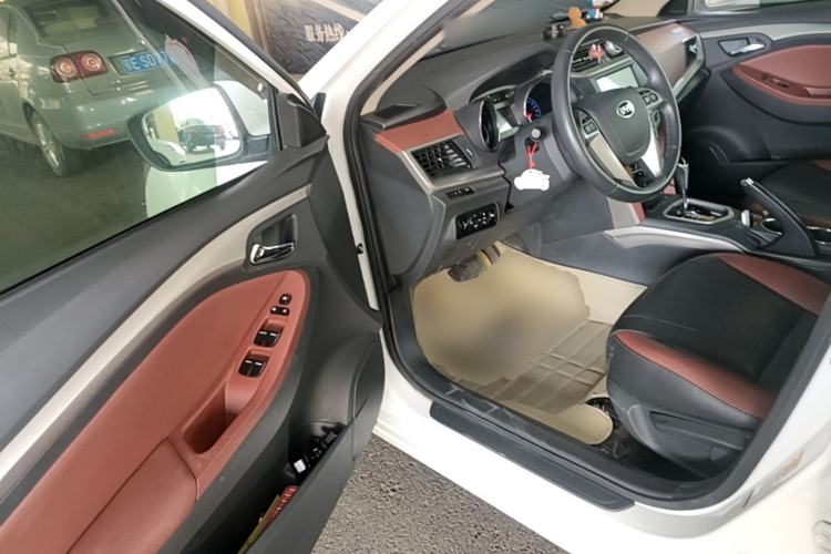 Used BYD G5 2014 1.5TID Automatic Prestige Model Driver Seat