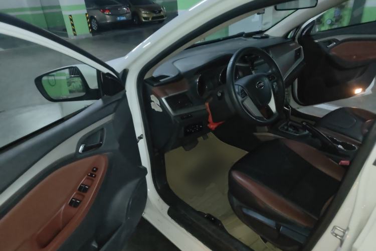Used BYD G5 2014 1.5TID Automatic Prestige Model Driver Seat