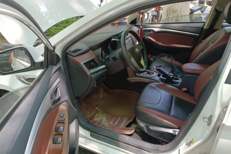 Used BYD G5 2014 1.5TID Automatic Prestige Model Driver Seat