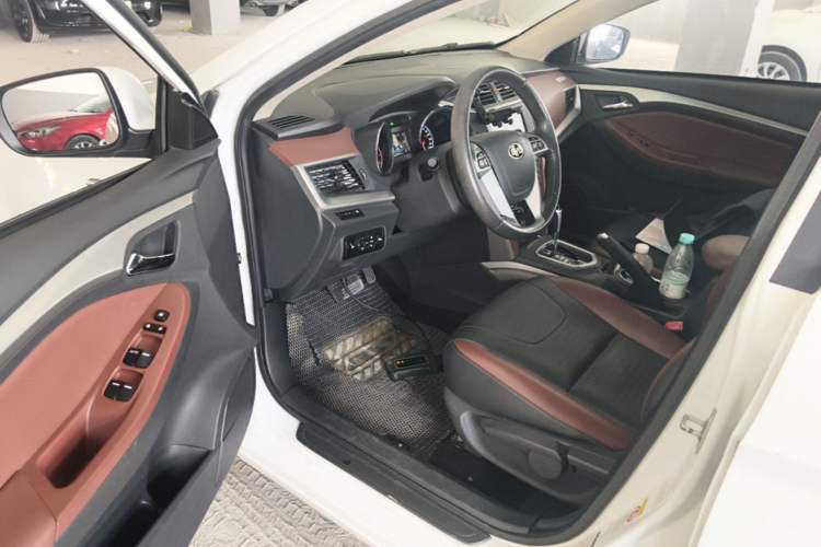 Used BYD G5 2014 1.5TID Automatic Prestige Model Driver Seat