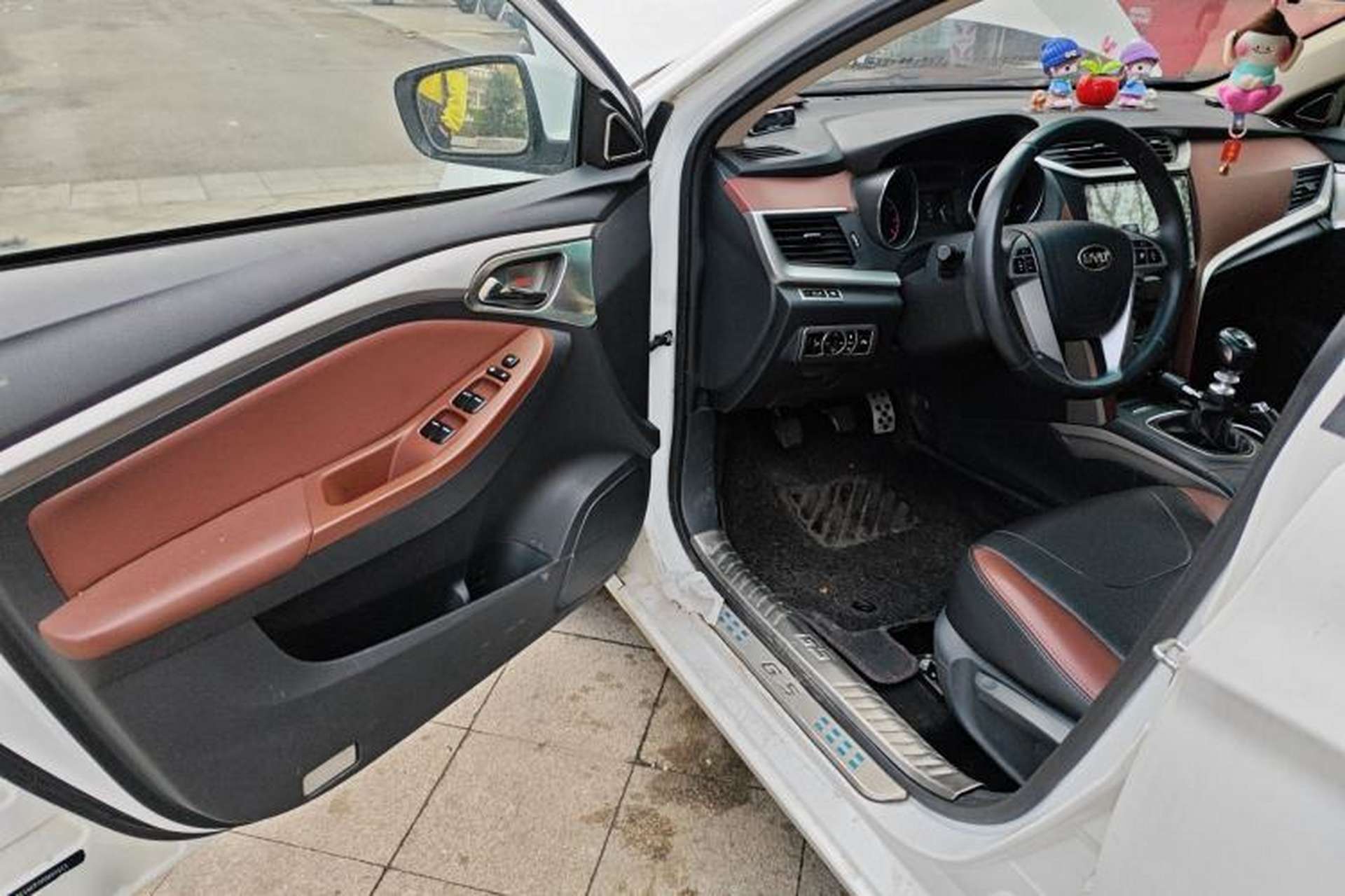 Used BYD G5 2014 1.5TI Manual Luxury Edition Driver Seat