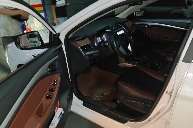 Used BYD G5 2014 1.5TID Automatic Prestige Model Driver Seat