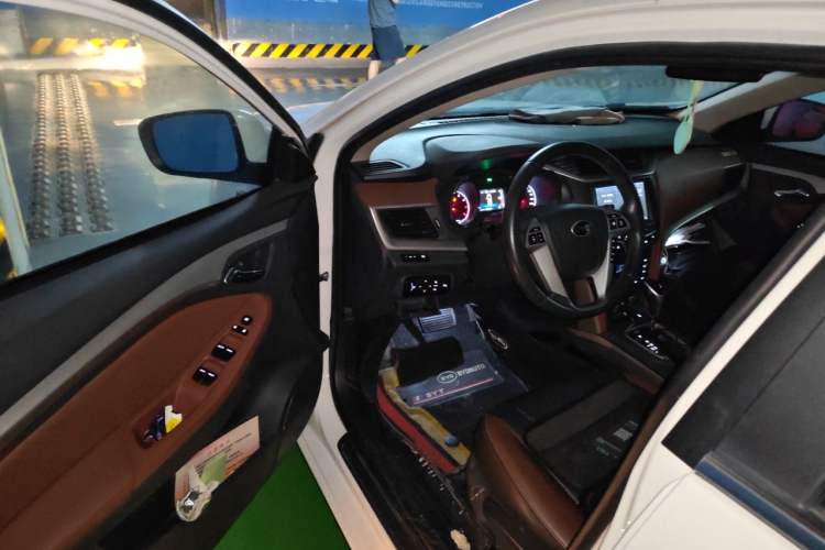 Used BYD G5 2014 1.5TID Automatic Prestige Model Driver Seat