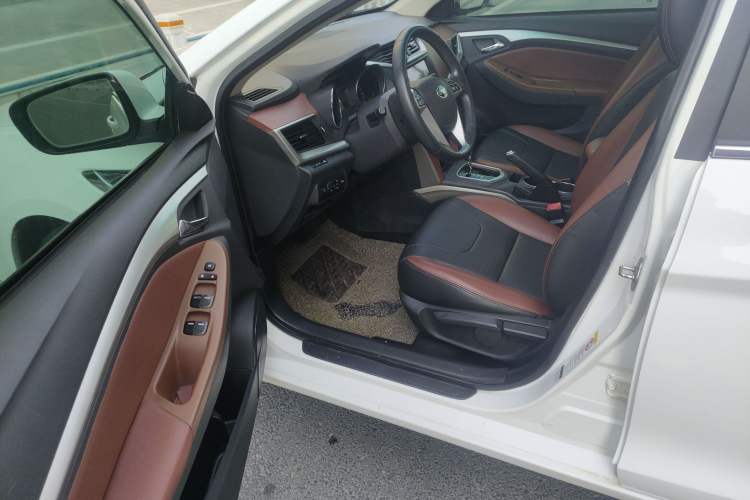 Used BYD G5 2014 1.5TID Automatic Prestige Model Driver Seat