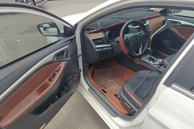 Used BYD G5 2014 1.5TID Automatic Flagship Model Driver Seat