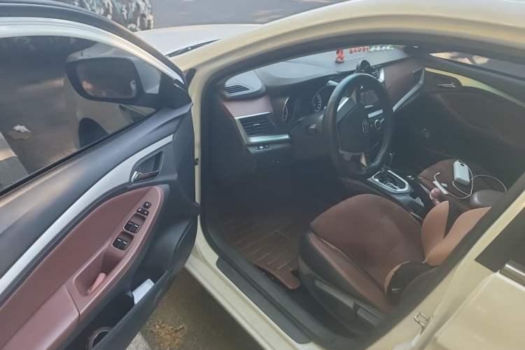 Used BYD G5 2014 1.5TID Automatic Prestige Model Driver Seat