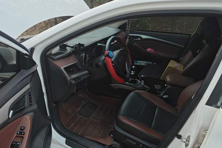 Used BYD G5 2014 1.5TI Manual Flagship Edition Driver Seat