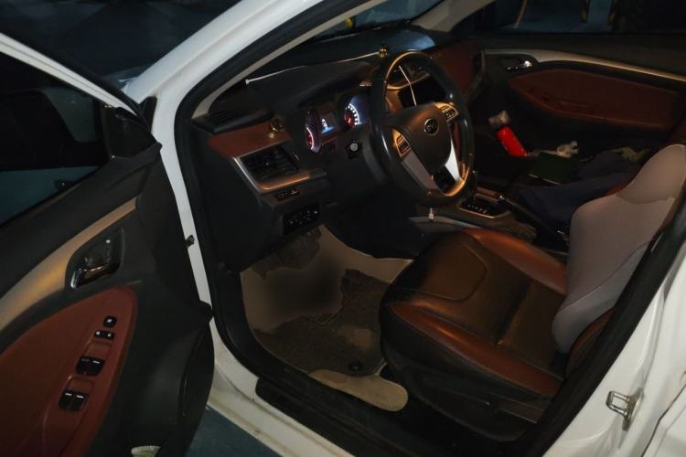 Used BYD G5 2014 1.5TID Automatic Prestige Model Driver Seat