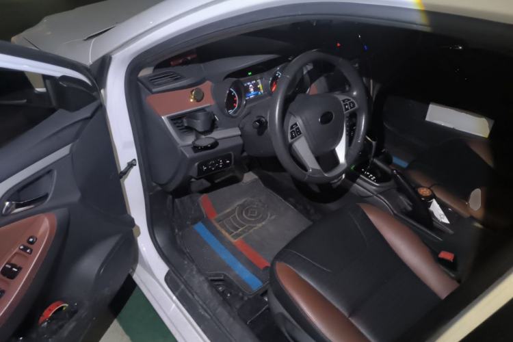 Used BYD G5 2014 1.5TID Automatic Prestige Model Driver Seat