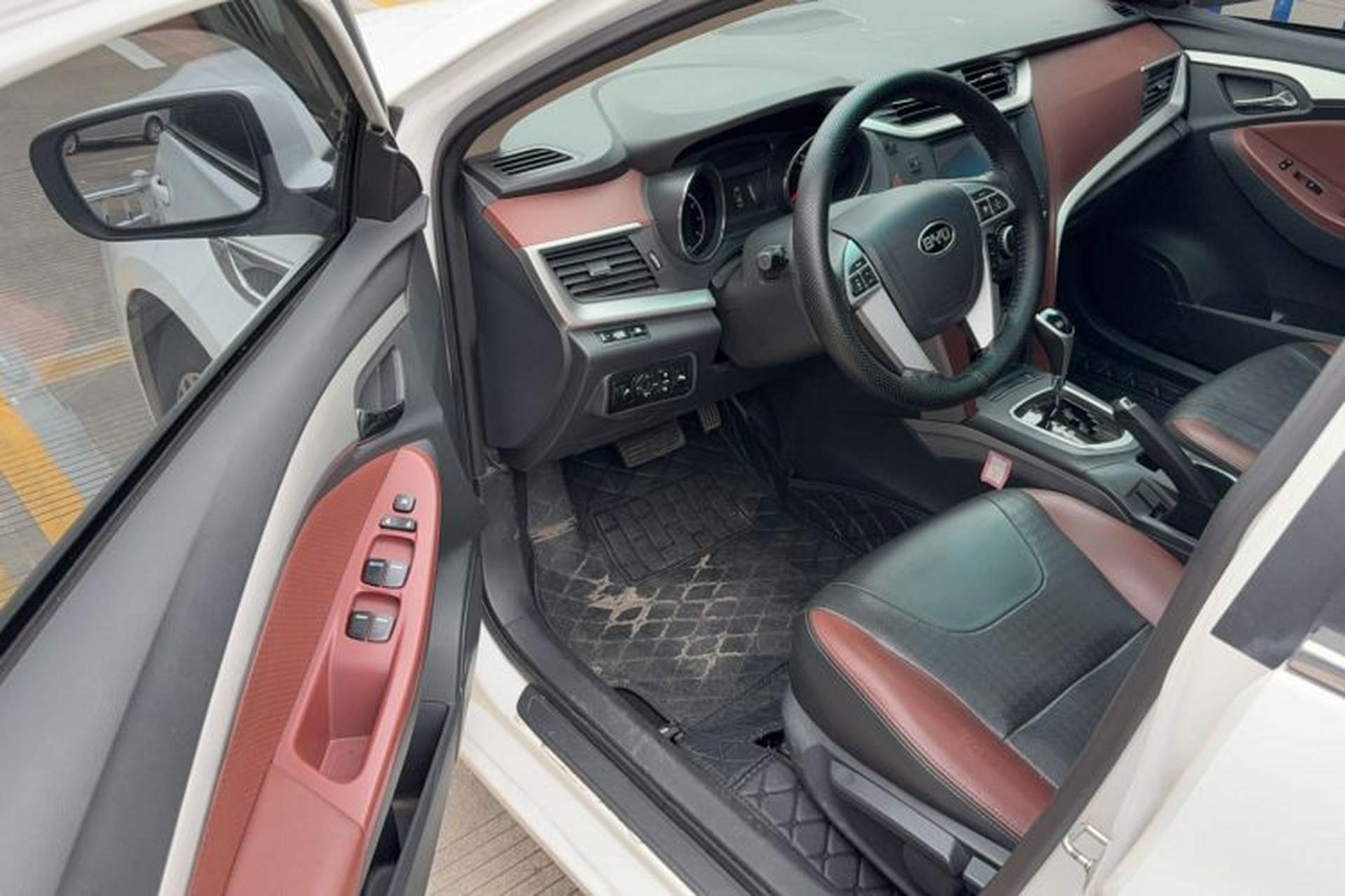 Used BYD G5 2014 1.5TID Automatic Prestige Model Driver Seat