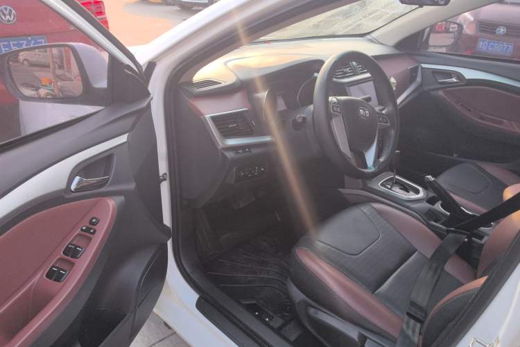 Used BYD G5 2014 1.5TID Automatic Prestige Model Driver Seat