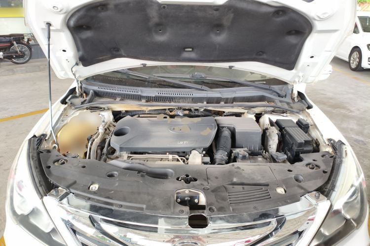 Used BYD G5 2014 1.5TID Automatic Prestige Model Engine Bay