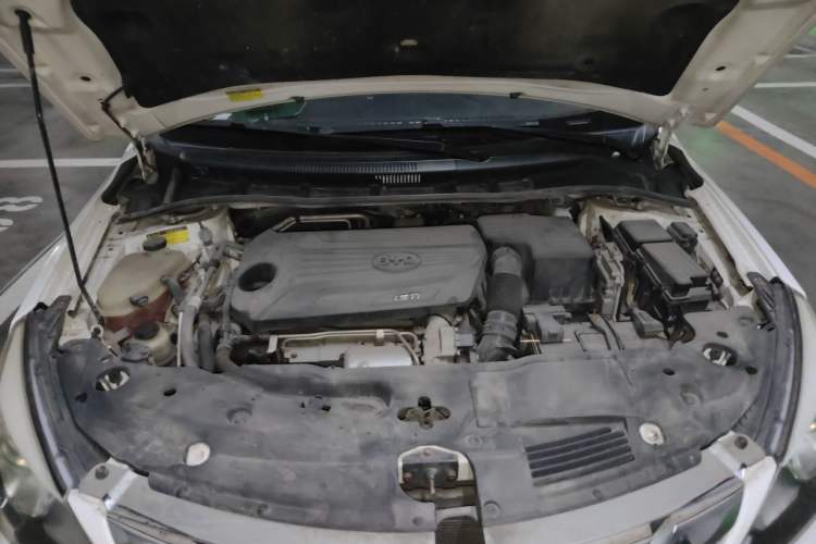 Used BYD G5 2014 1.5TID Automatic Prestige Model Engine Bay