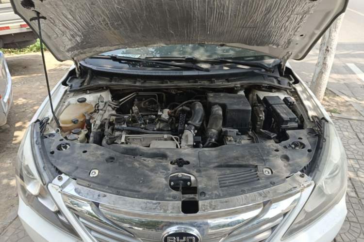 Used BYD G5 2014 1.5TID Automatic Prestige Model Engine Bay
