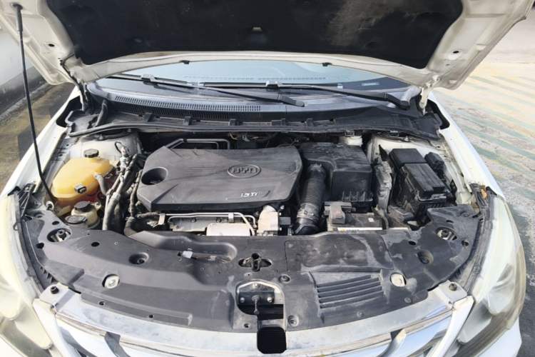 Used BYD G5 2014 1.5TID Automatic Prestige Model Engine Bay