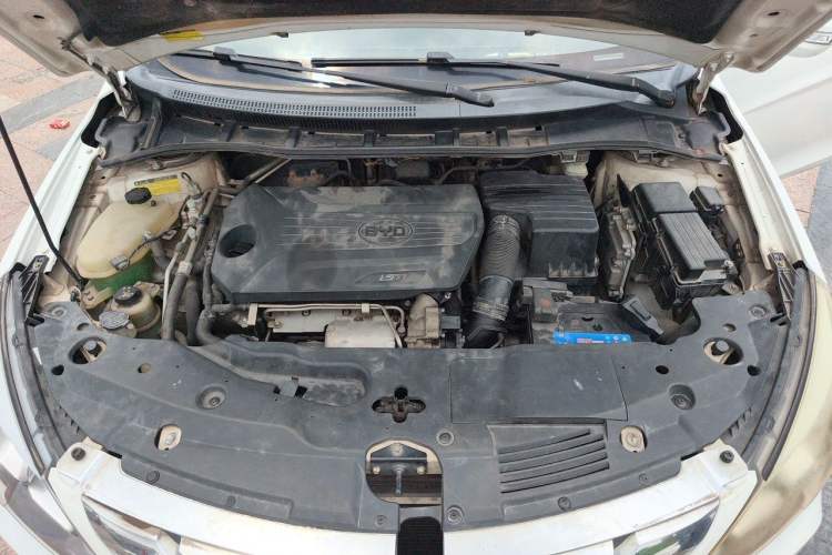 Used BYD G5 2014 1.5TID Automatic Prestige Model Engine Bay