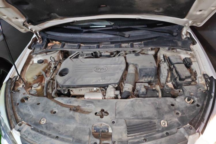 Used BYD G5 2014 1.5TID Automatic Prestige Model Engine Bay